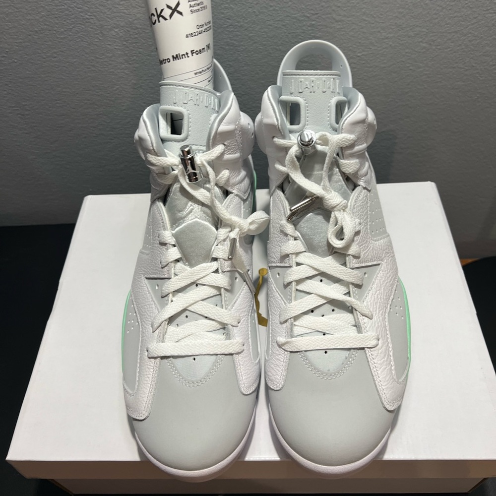 Jordan 6 - Picture 6 of 7
